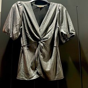 Pleione Essential Collection Top, Metallic silver grey, small, NWOT